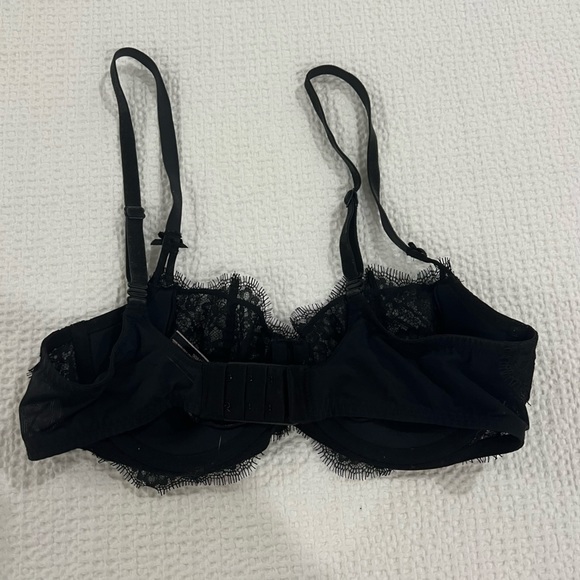 Victoria’s Secret Lace Bra - Picture 2 of 4